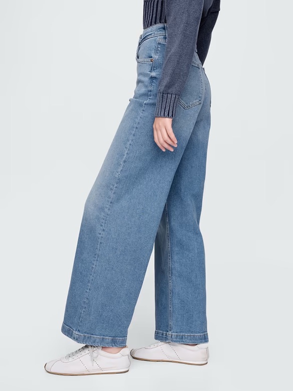 Gap Women’s High Rise Stride Ankle Jeans, size 26L, medium wash - Picture 3 of 16